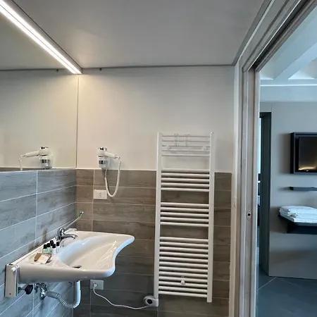 Tranquillo Uptown 게스트하우스 4*